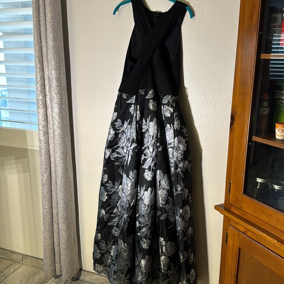 Eliza J Dresses & Skirts - Floor length floral gown black and silver size 14, has belt loops but missing it